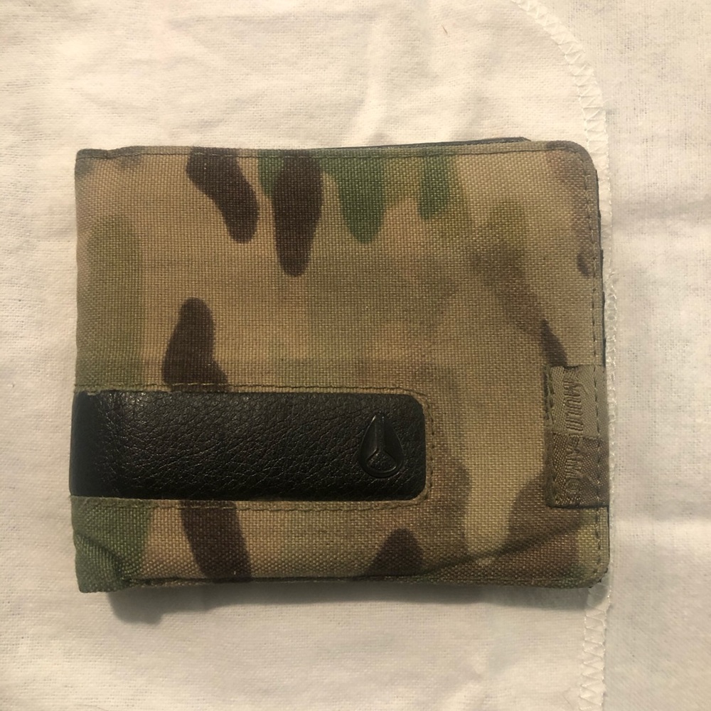 Nixon Multicam Show-Off bi fold wallet